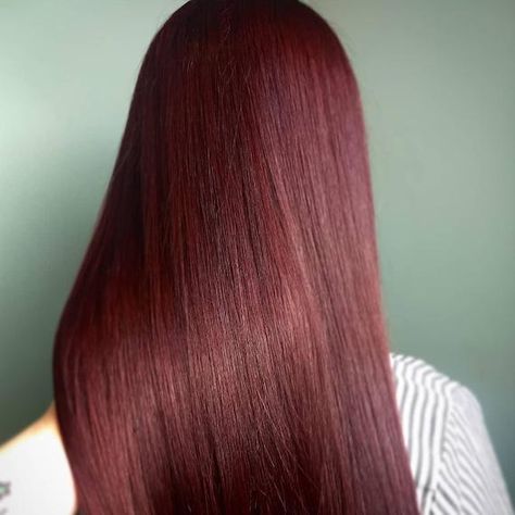 Your Guide to Wella’s Hair Color Charts | Wella Professionals Dark Mahogany Hair, Mahogany Red Hair, Mahogany Brown Hair Color, Mahogany Brown Hair, Mahogany Hair, Hair Color Mahogany, Cherry Red Hair, Wella Hair Color, Medium Brown Hair