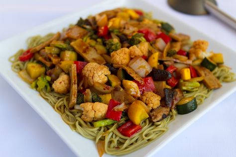 You do not need to sacrifice your health or budget for healthy fast food. Here are some tips for fast yet healthy cooking. Dean Ornish Recipes, Dean Ornish Diet, Chinese Egg Noodles, Ornish Diet, Veggie Stir Fry Recipes, Veggie Board, Corn And Beans, Dean Ornish, Lifestyle Medicine