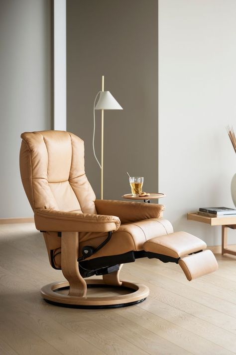 Stressless Furniture, Stressless Recliner, Living Room Recliner, Best Office Chair, Innovative Furniture, Leather Recliner, Leather Furniture, Mid Century House, Classic Furniture