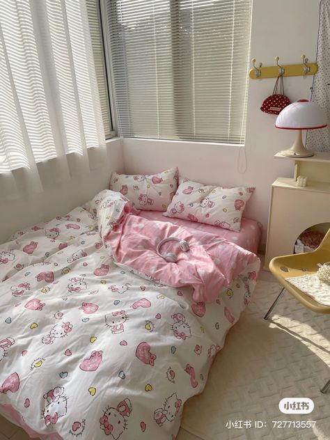 Hello Kitty Bed, Hello Kitty Rooms, Uni Room, Cute Room Ideas, Pretty Room, Dreamy Room, Kawaii Room, Hello Kitty Items, Barbie Dream House