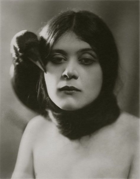 Raven Photography, Theda Bara, Popular Actresses, Silent Movie, Silent Film, Silver Screen, Vintage Hollywood, The Vamps, Vintage Photographs