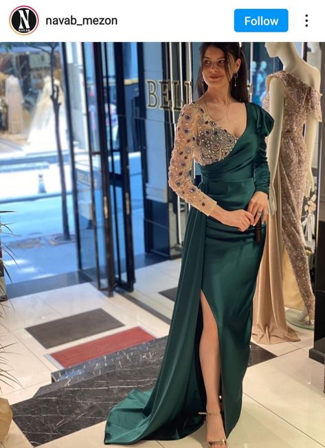 Simple Elegant Dresses Classy Chic Long, Long Dress Bridesmaid, Elegant Maternity Dresses, Simple Gowns, Soiree Dress, Classy Prom Dresses, Beautiful Pakistani Dresses, Women Dresses Classy, Elegant Dresses Classy