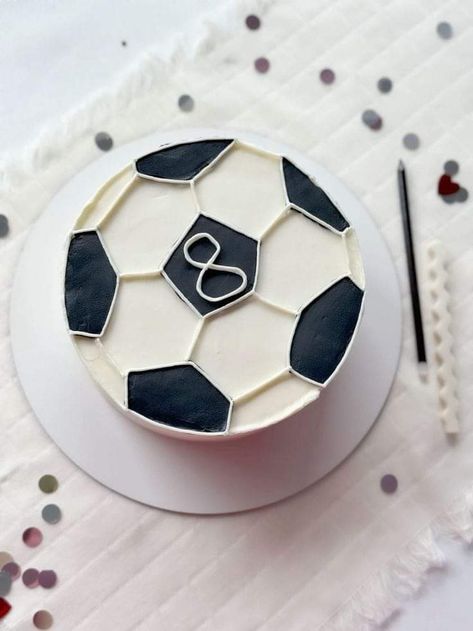 Soccer Cake Ideas For Boys, Soccer Cake Ideas, Cake Ideas For Boys, Smash Cake First Birthday, Soccer Birthday Cakes, Soccer Cake, Cake Simple, Soccer Birthday, Smash Cake