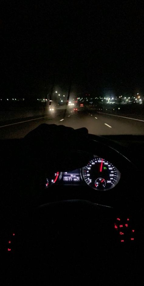 Fake Driving Pictures, Driving Fast Aesthetic, Car Driving Photo, Drive Thru Aesthetic, Fake Driving Story, Driving Instagram Story, Night Drive Pictures, Night Out Car Driving, Driving Aesthetic Night