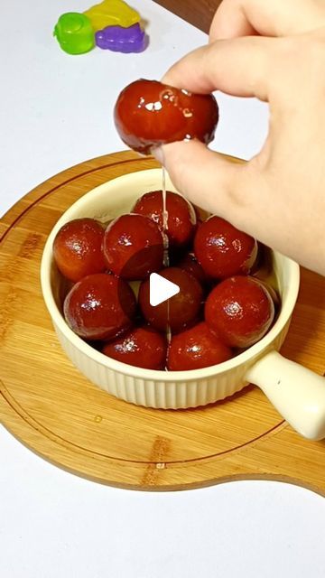 Gulab Jamun Recipe, Jamun Recipe, Gulab Jamun, Tiktok Account, Desi Food, Pakistani Food, Tea Time Snacks, Evening Snacks, Recipes Breakfast