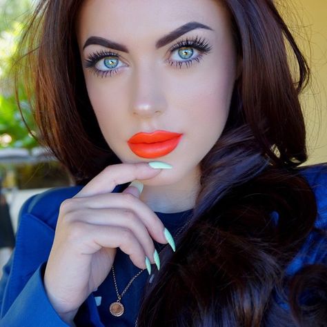 Hmm.. Nectar 🍑 @hotmakeup.usa 👄 Liquid Lipstick Maya Mia, Lovely Eyes, Full Face Makeup, Stunning Eyes, Gorgeous Eyes, Brunette Girl, Beautiful Makeup, Cool Eyes, Beautiful Eyes