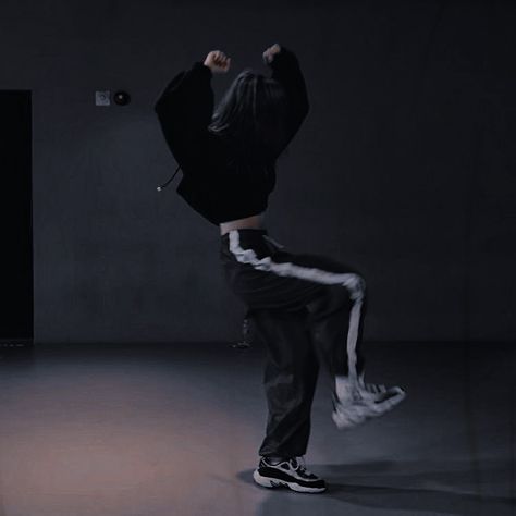 Dancer Aesthetic Hip Hop, Dance Aesthetic Hip Hop, Hiphop Dancer, Aesthetic Hip Hop, Hip Hop Aesthetic, Dance Hip Hop, Dancer Lifestyle, Hip Hop Dancer, Dance Dreams