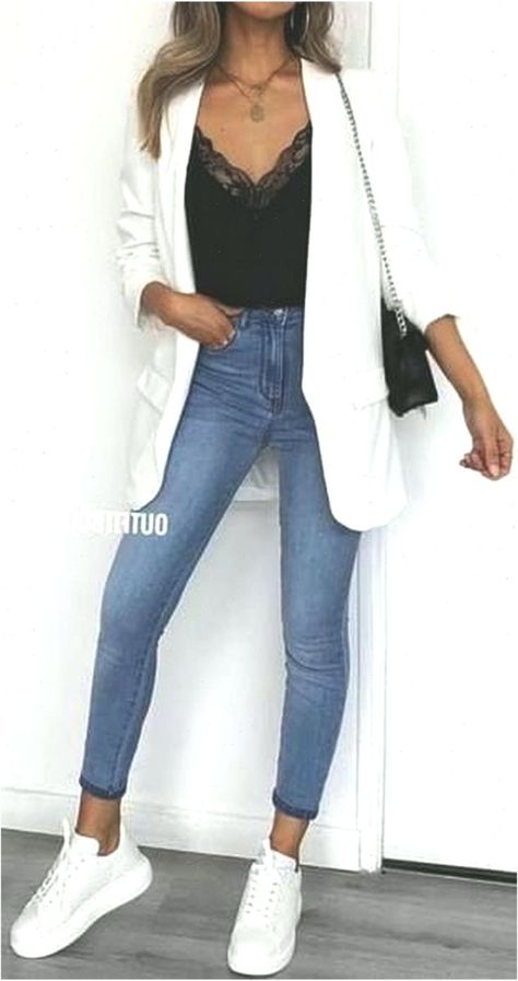 Spring Outfit Women, Outfit 2020, Trendy Spring Outfits, Sweatpants Outfit, Outfit Chic, Black Outfits, Stylish Work Outfits, Spring Outfits Women, Casual Work Outfits