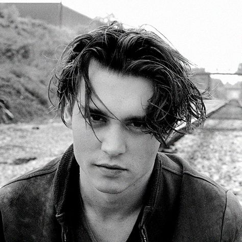 Johnny Depp Hairstyle, Johnny Depp Quotes, جوني ديب, Kaptan Jack Sparrow, Young Johnny Depp, Johnny Depp Movies, Johnny D, 80s Hair, I'm With The Band