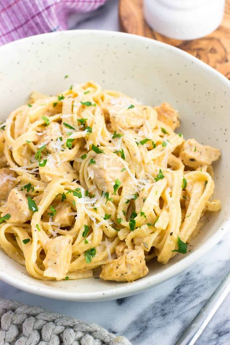 Buffalo Chicken Alfredo Pasta, Buffalo Chicken Alfredo, Blended Cottage Cheese, Healthy Alfredo Sauce, Creamy Buffalo Chicken, Cottage Cheese Pasta, Pasta With Chicken, Chicken Alfredo Recipes, Chicken Alfredo Pasta