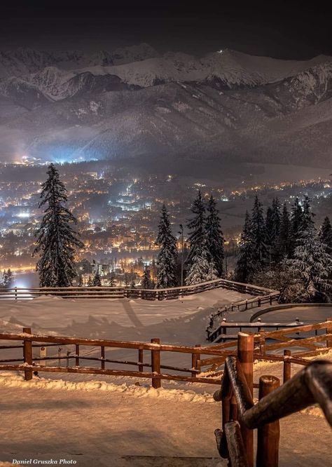 Krakow Aesthetic, Poland Aesthetics, Poland Cities, Mountains At Night, Zakopane Poland, Outdoor Decoration Ideas, Visit Poland, Poland Travel, Mountain Hike