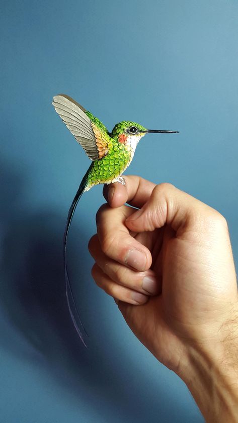 Wood Hummingbird, Art Papercraft, Bird Sculptures, Paper Mache Animals, Paper Art Sculpture, Paper Carving, Peacock Wall Art, Desain Quilling, Cardboard Sculpture