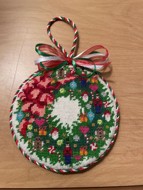 Needlepoint Keychain, Needlepoint Christmas Ornaments, Cross Stitch Tutorial, Needlepoint Ornaments, Needlepoint Stitch, Xmas Cross Stitch, Cross Stitch Christmas Ornaments, Cross Stitch Tree, Needlepoint Christmas