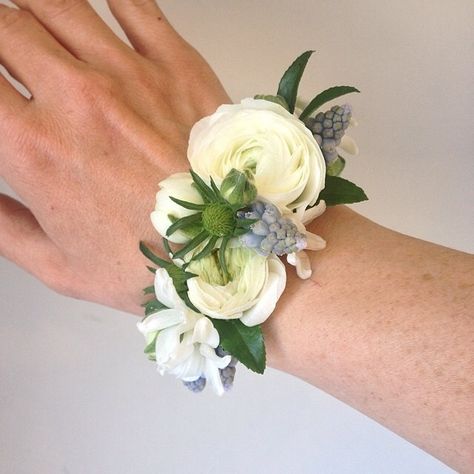 Passion floral Wrist Corsage Bracelet, Bracelet Corsage, White Corsage, Wrist Corsage Wedding, Floral Cuff, Corsage Prom, Corsage And Boutonniere, Prom Flowers, Flower Corsage