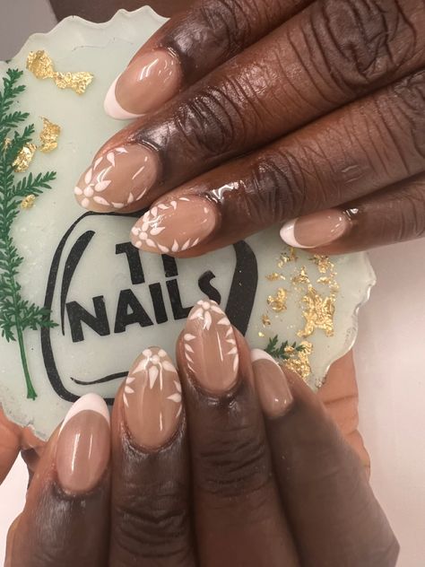 Tips On Almond Nails, French Tips On Almond Nails, White Flower Nails, White French Tips, Cherry Blossom Nails, French Manicure Designs, Nails Trend, Sky Nails, White French Tip