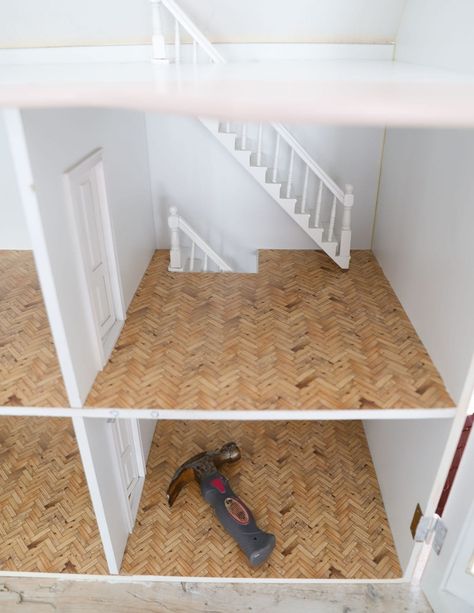 DIY herringbone dollhouse flooring Dollhouse Flooring Ideas, Dollhouse Flooring Diy, Victorian Dollhouse Miniatures, Dollhouse Plans, Dollhouse Flooring, Dollhouse Makeover, Doll House Flooring, Ikea Dollhouse, Dollhouse Bookcase