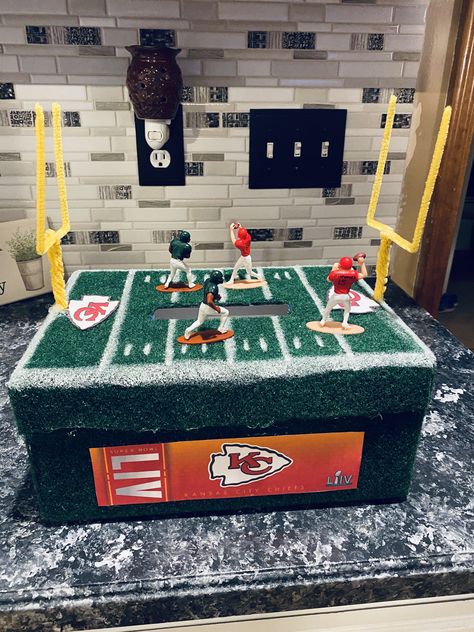 Valentine Box Football Stadium, Football Boxes Ideas, Football Valentine Boxes For Boys, Football Stadium Valentine Boxes, Chiefs Valentine Box Ideas, Football Valentine Box Ideas, Football Valentines Boxes, Football Valentines, Homemade Valentine Boxes