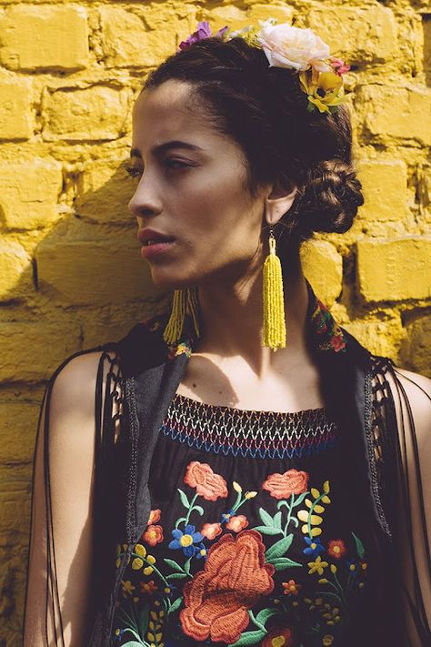 Frida Kahlo Style, Mexican Fashion, Looks Street Style, Mexican Style, Shoot Inspiration, Inspiration Art, Hippie Chic, Best Fashion, Boho Hippie