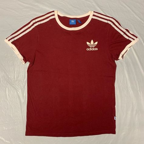 Adidas Classic 3 stripes Tshirt Womens XS Addidas Shirts Women Outfit, Adidas T Shirt Woman, Adidas Shirt Women Outfit, Addidas Outfit Tshirt, Adidas T Shirt Outfit Woman, Cute Vintage Tees, Vintage Adidas Shirt, Old Adidas Clothes, Adidas Top Outfit