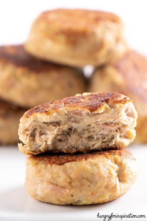 Super Easy Keto Canned Tuna Patties (Best Recipe) Shrimp Patties Recipes, Canned Tuna Patties, Keto Tuna Patties, Tuna Patties Easy, Tuna Fish Cakes, Shrimp Patties, Keto Tuna, Keto Shrimp, Vinegar Salad Dressing