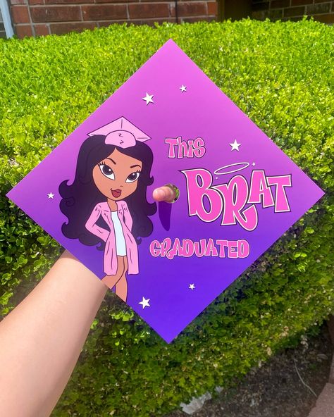 This Brat Graduated 💜 I’m obsessed with printed topper! Customize brat at checkout 🫶🏻 ALL COMMISSIONS OPEN www.advbellearts.com __________ #advbellecaps #gradszn #classof2024 #gradcapdesign #gradcapideas #bratz High School Graduation Poster Ideas, Nail Tech Graduation Cap, Bratz Graduation Cap, Monster High Graduation Cap, Cute Cap Ideas For Graduation, Funny Grad Caps, Grad Cap Designs College, Cap Graduation Decoration, Funny Grad Cap Ideas