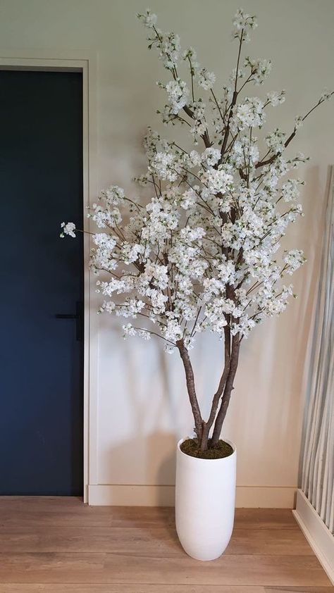 Takken Decor, Fake Flowers Decor, Tree Branch Decor, Fake Plants Decor, Living Room Corner, Home Decor Ideas Living Room, Flower Arrangements Simple, Living Room Sofa Design, Plant Decor Indoor