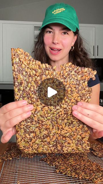 Homemade Seed Crackers, Seed Crackers Recipe, Flax Seed Crackers, Seed Crackers, Healthy Crackers, Homemade Crackers, Cracker Recipes, Health Dinner Recipes, March 5