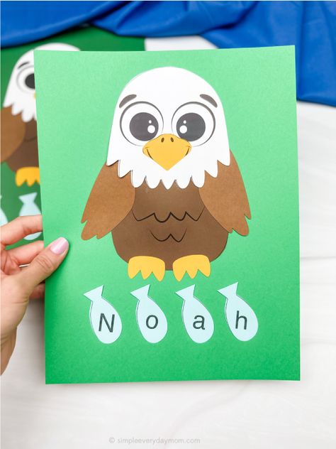 "The Fourth of July is coming up, and there’s so much fun to have! Kids love the fireworks, flags, and parades that accompany the celebrations, so why not add in a fun craft to top off the day? Our eagle name craft is perfect for your kids to get into the festive spirit! And it’s a super fun way to work on their letter recognition and fine motor skills. Not only is our name eagle great for patriotic celebrations, but it makes a good educational activity. Incorporate this craft into your to Eagle Crafts For Preschool, Infant Crafts, Eagle Craft, Yarn Crafts For Kids, Animal Lessons, Elementary School Art, Name Crafts, Diy Deco, Animal Crafts For Kids