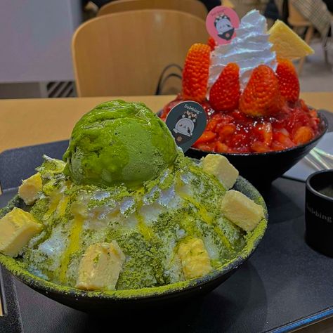 Bingsu Aesthetic, Korean Smoothie Aesthetic, Aesthetic Korean Foods, Matcha Aesthetic Korean, Matcha Cake Aesthetic Korean, Aesthetic Korean Dessert, Dessert Tea, Strawberry Juice, Fun Fair