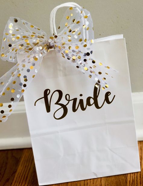 Welcome Bags Wedding, Wedding White Gold, Bridal Shower Gift Bags, Bachelorette Party Bags, Wedding Gift Pack, Personalized Bags, Customized Bridesmaid Gifts, Bride Shower, Custom Gift Bags