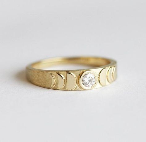 Moon Diamond Ring, Ring Pops, Moon Phase Ring, Crescent Ring, Ring Moon, Ring Inspo, Moon Wedding, Ringe Gold, Moon Ring