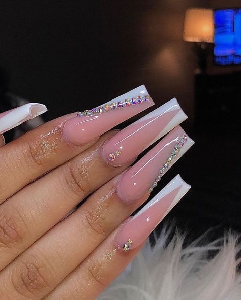 Nails Idea Medium, Nails With Rhinestones Medium, Acrylic Long Nails Designs, Baddie Nails With Rhinestones, Birthday Nails Rhinestones, Cute Birthday Nail Ideas, Long Acrylic Designs, Pink Base Nails, Long Square Nails Designs