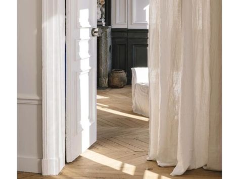 Washed Linen Curtain Parisian Apartment Bedroom, Modern Santa Fe Style, Washed Linen Duvet Cover, Lit King Size, Linen Curtain, Apartment Bedroom, Parisian Apartment, Paris Apartments, Linen Duvet Covers