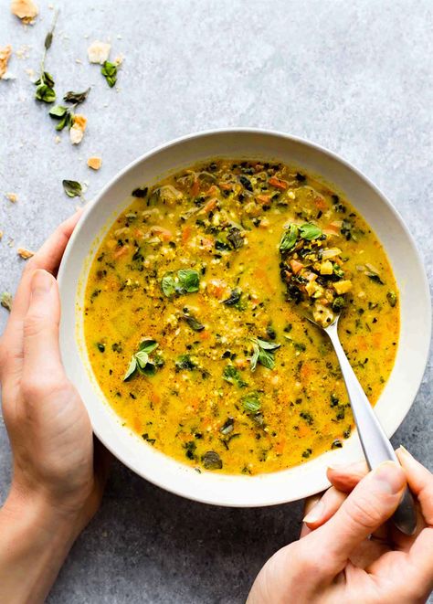 Twelve Whole-Food Plant-Based Kale Recipes You Should Try This Week Paleo Soup Recipe, Curried Cauliflower Soup, Kale Soup Recipes, Curried Cauliflower, Whole 30 Lunch, Lentil Chili, Keto Recipes Breakfast, Kale Soup, Curry Soup