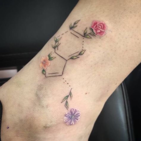 Chemistry Tattoo Ideas, Coffee Chemistry, Dopamine Tattoo, Chemistry Tattoo, Tattoo Chest, Tattoo Minimalist, Tattoo Fails, Organic Chemistry, Tattoo Sleeve