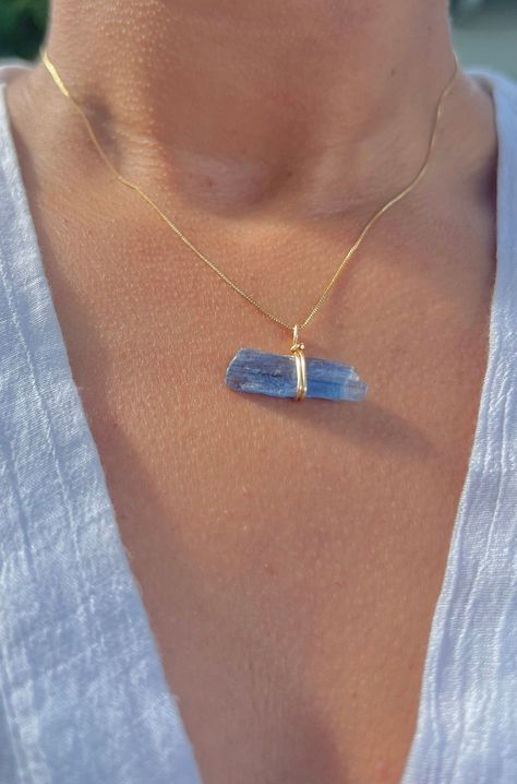 Blue Kyanite Crystal, Kyanite Necklace, Kyanite Jewelry, Kyanite Crystal, Beautiful Crystals, Raw Crystals, Blue Kyanite, Necklace Blue, Raw Crystal