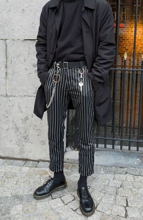 striped trousers / jacket combo Black And White Striped Pants, Converse Outfits, Black Tees, Black Suit Jacket, Black Dress Shoes, Streetwear Men, Vintage Grunge, Fashion Streetwear, Mens Fashion Summer