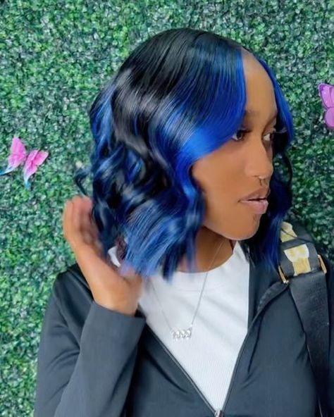 Bob With Blue Underneath, Blue Bob Black Women, Bob Wavy, Colored Bobs, Blue Bob, Messy Bob, Blue Highlights, Short Curly Bob, Hairdos For Curly Hair