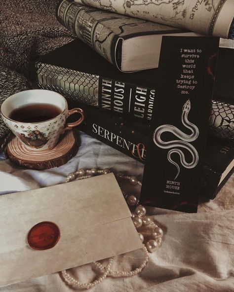 Dark Academia Bookstagram Aesthetic, Bookstagram Dark Academia, Bookstagram Inspiration Feed Dark, Dark Bookstagram Aesthetic, Coffee And Books Aesthetic Dark, Dark Romance Book Aesthetic, Dark Academia Journal Aesthetic, Brown Wall Collage, Dark Academia Coffee