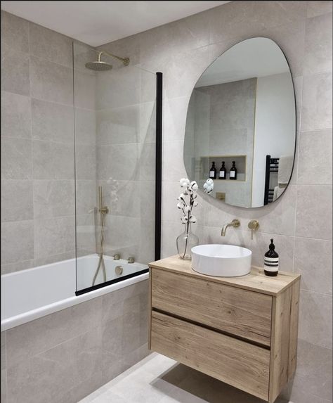 Main Bathroom Decor, Grey And Wood Bathroom Ideas, Grey Beige Bathroom, Bathroom Ideas Neutral, Ensuite Bathroom Ideas, Grey Bathroom Decor Ideas, Neutral Bathroom Ideas, Grey Bathroom Ideas, Light Grey Bathrooms