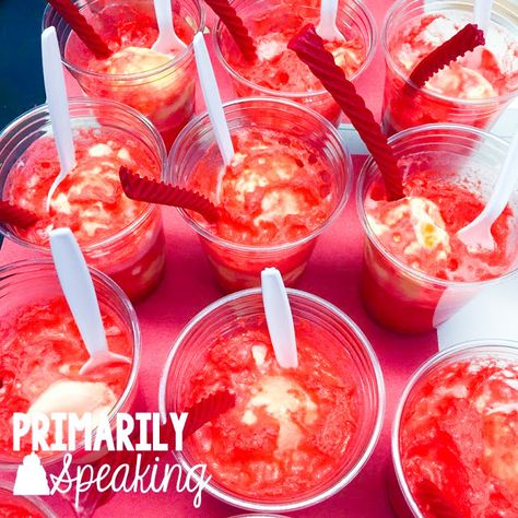 Valentine's Day Party Snack Ideas Valentines Ice Cream Sundae Bar, Valentine Party Snacks, Fun Dip Valentine Ideas, Valentines Day Class Party Snacks, Salty Valentine Snack For School, Valentine Ice Cream Sundae Party, Snacks Board, Party Snack Ideas, Cupcake Craft