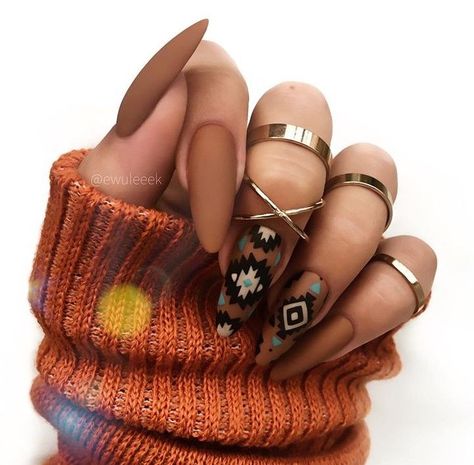 Unveiling 2023 Trends in Simple Fall Nail Colors for the Dedicated Autumn Enthusiast Zack Bryan Nails, Western Nails Acrylic Long, Navajo Nails, Southwestern Nails, Almond Nail Art Designs, Western Nail Art, Country Acrylic Nails, Rodeo Nails, Dance Nails