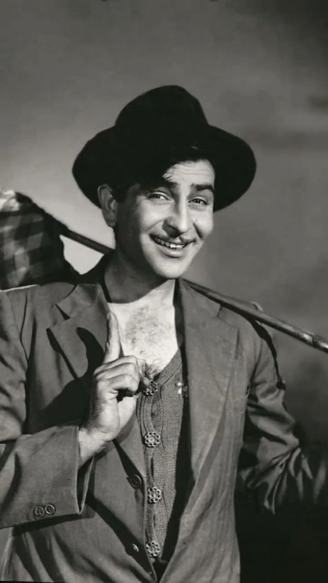 Bollywood Aesthetics, Raj Kapoor, Bollywood Retro, Salman Khan Photo, Old Film Stars, Bollywood Theme, Old Bollywood Songs, Old Is Gold, Zayn Malik Pics