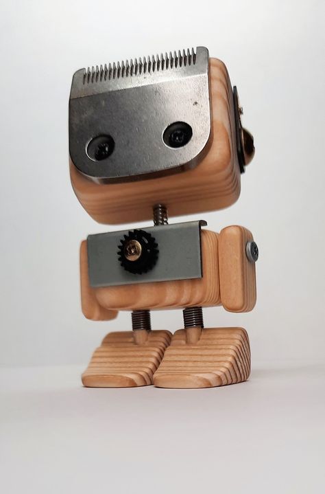 Wooden Character, Wood Robots, Wooden Robots Diy, Wood Robot, Wooden Robot, Recycled Robot, Diy Robot, Scrap Wood Crafts, Robot Sculpture