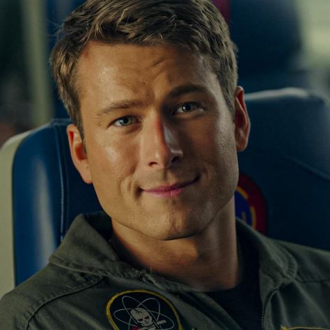 Glenn Powell Topgun, Hangman Top Maverick, Glen Powell Hair, Topgun Maverick Hangman, Glenn Powell Wallpaper, Glen Powell Icons, Glen Powell Hangman, Hangman Maverick, Tomcruise Topgun