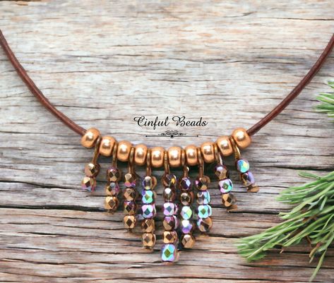 Diy Boho Necklace Ideas, Cord Necklace Ideas, Boho Necklace Diy, Bead Jewelry Ideas, Diy Beaded Necklace, Diy Necklace Designs, Boho Leather Jewelry, Boho Leather Necklace, Boho Jewelry Diy