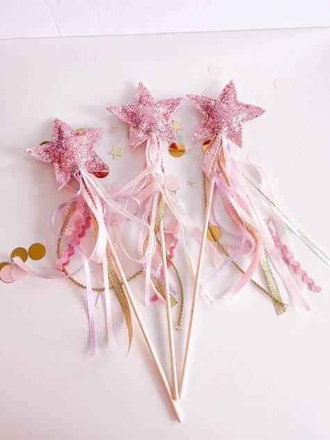 Sparkly Star Wand / Pink Glitter Play Wand / Fairy Wand / Toy Wand / Flower Girl Wand - Etsy Felt Wands Diy, Star Wand Diy, Fairy Wands Diy, Diy Fairy Wand, Fairy Flower Girl, Wand Holder, Flower Girl Wand, Princess Wands, Star Wand