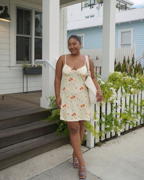 Go Slow kinda day @djerfavenue 💗🫐🍓🍑🍐 . Dress & bag : @djerfavenue * Shoes: @zara . * gftd . . #summer24#djerfaveangels#djerfavenue#djerfavenuesummer#pinterestinspired#midsizeblogger#simplefits#summerforever#summervibes Black People, Modest Dresses, Dress Skirt, Style Inspiration, Cute Outfits, Dresses, Black, Clothes