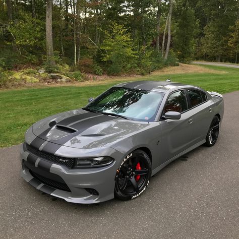 Charger Srt Hellcat, Modern Muscle Cars, Dodge Charger Srt, Charger Rt, Charger Srt, Dodge Muscle Cars, Zoom Zoom, Us Cars