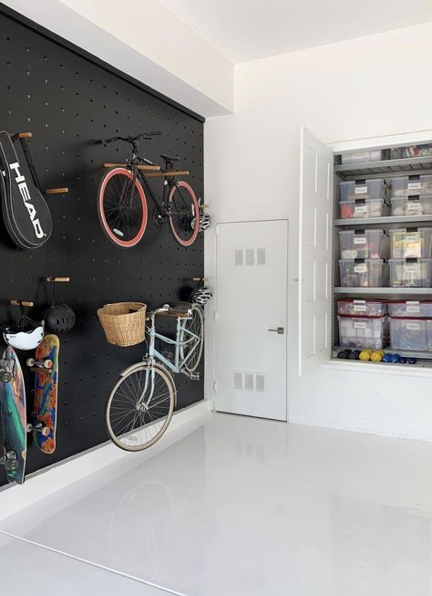 Level Up Your Garage Organization: 15+ Tips, Hacks & Ideas 2025 Clean Garage Ideas Organizing, Cute Garage Ideas, Garage Drop Zone Ideas, Garage Renovation Ideas, Garage Bike Storage Ideas, Aesthetic Garage, Dark Garage, Small Garage Organization, Overhead Storage Rack